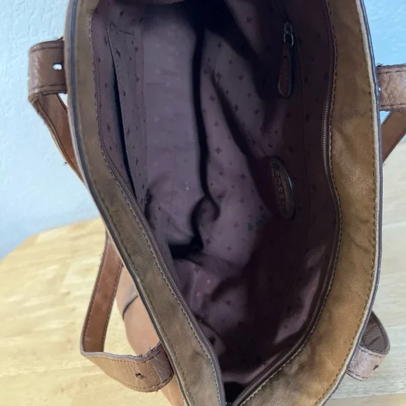 Fossil Hunter leather tote bag in a brown 17x10” Signs Of Wear See Photos - Picture 6 of 8